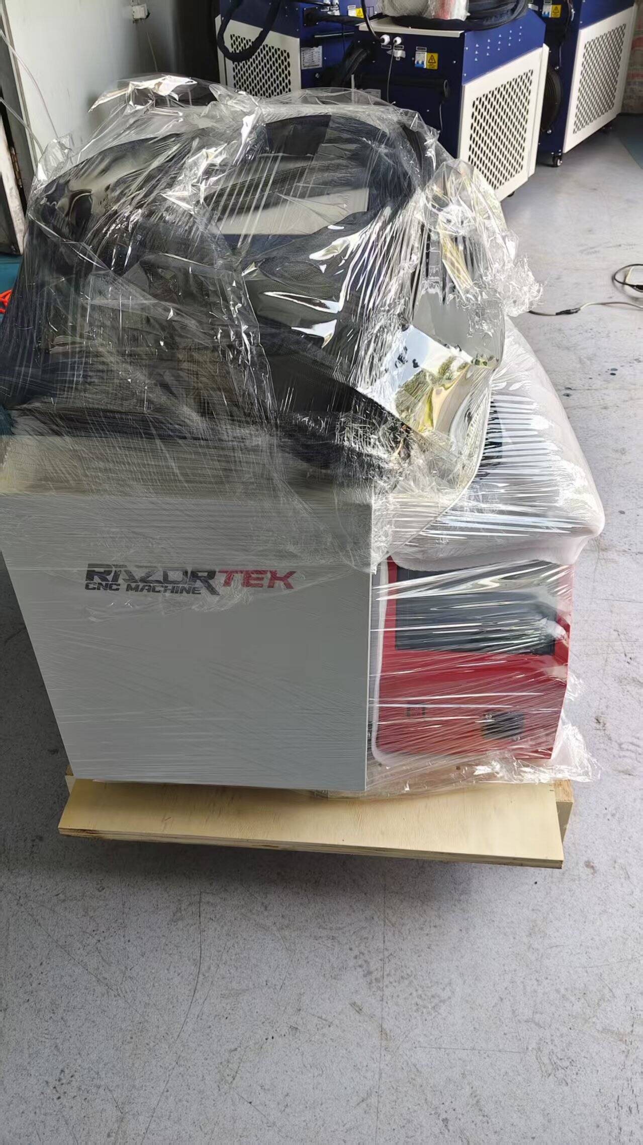 2KW 3KW Water Cooling Suplaser - Industrial Laser Welding Machine Hand Held recension och pris